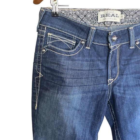 Ariat Real Mid-Rise Blue Boot Cut Jeans with Medium Wash Large Stitching - Picture 2 of 13